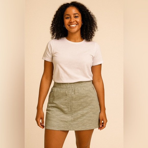 Orvis Camo Embossed Travel Skort – Green – XS – NWT BJ3 - Picture 1 of 11